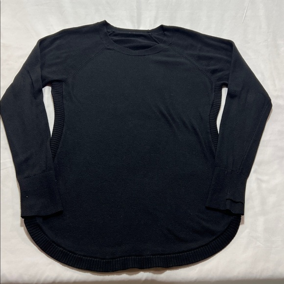 lululemon athletica Sweaters - Lululemon hello aloe sweater size 8